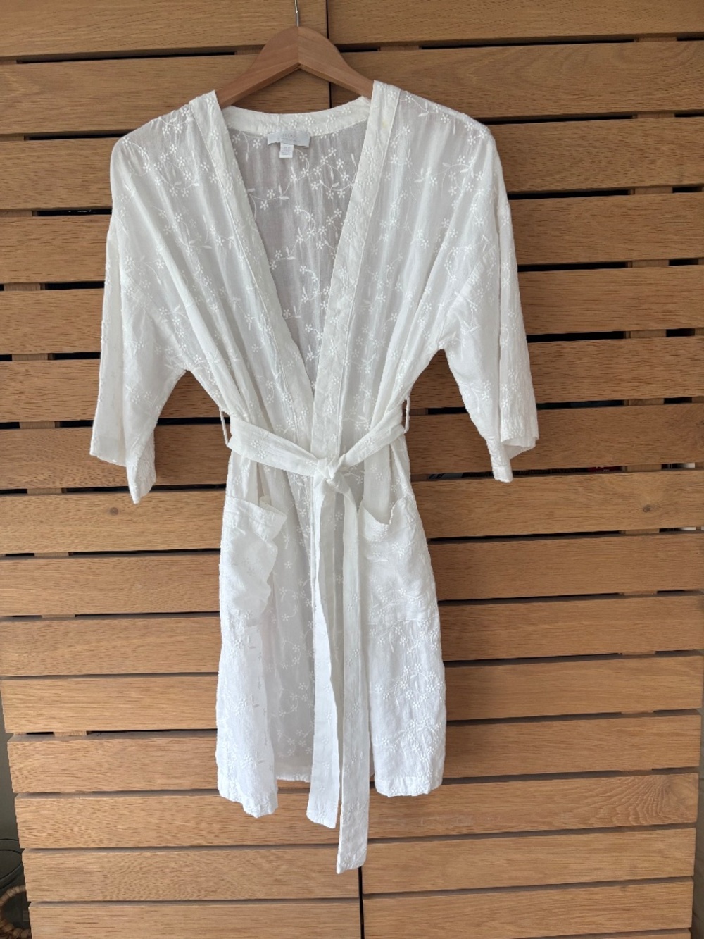 Feminine The White Company White Cotton Floral Embroidered Robe – Size Small